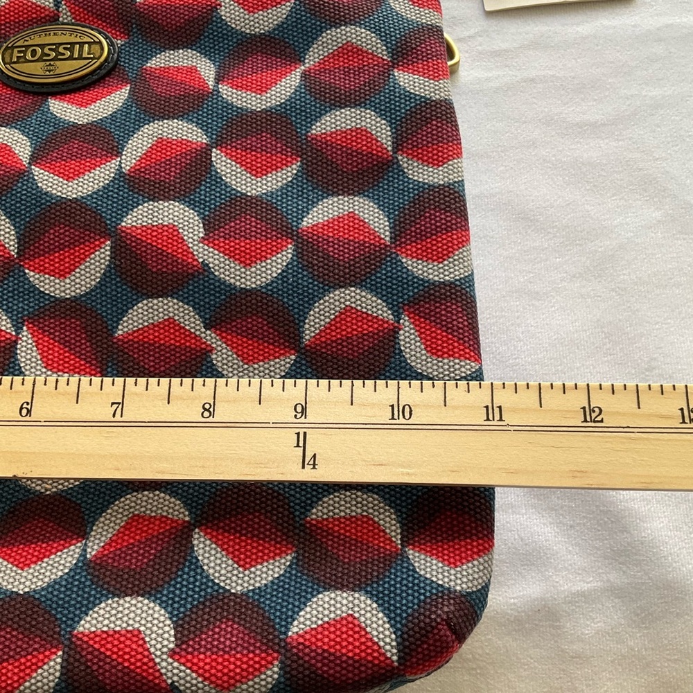 NWT Fossil Explorer Red Blue Crossbody Bag with Retro Wave Design - Picture 6 of 8
